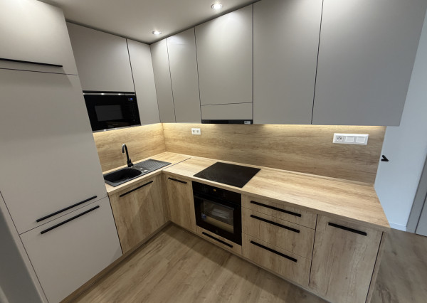 **REZERVOVANÝ** sídlisko Nad Jazerom, Družicová, NOVOREKONŠTRUOVANÝ, 2-izb.byt