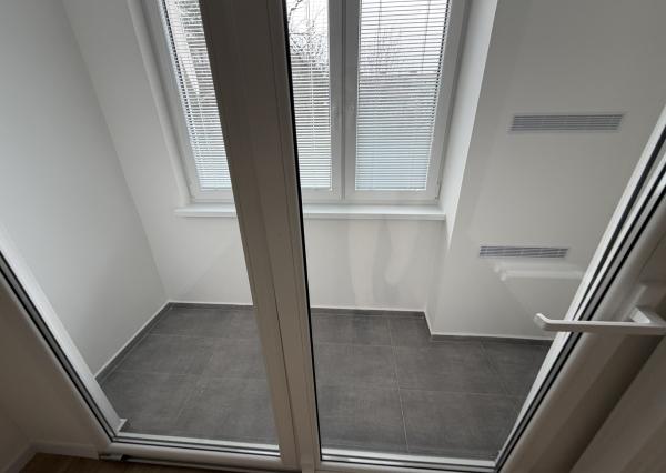 **REZERVOVANÝ** sídlisko Nad Jazerom, Družicová, NOVOREKONŠTRUOVANÝ, 2-izb.byt