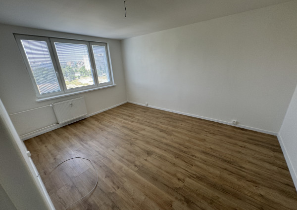 **NOVINKA** sídlisko Nad Jazerom, Ladožská ul., NOVOREKONŠTRUOVANÝ, 2-izb.byt