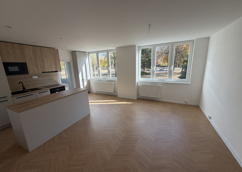 **NOVINKA** ŽELEZNÍKY, Miškovecká ul. !!!, NOVOREKONŠTRUOVANÝ, 3-izb. byt